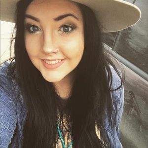 Meet your Posher, Amber